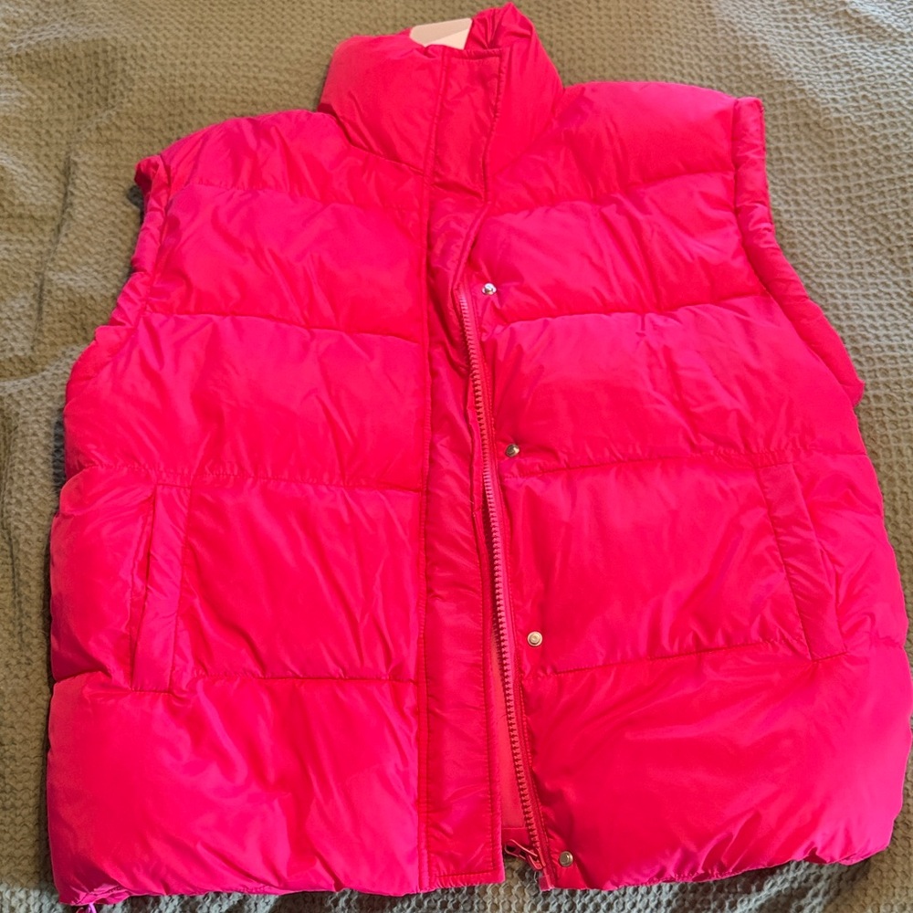 Women’s  Bright Pink Puffer Vest size L smoke free